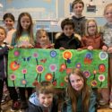 Les MS/GS et les CM1 réalisent une fresque sur le printemps
